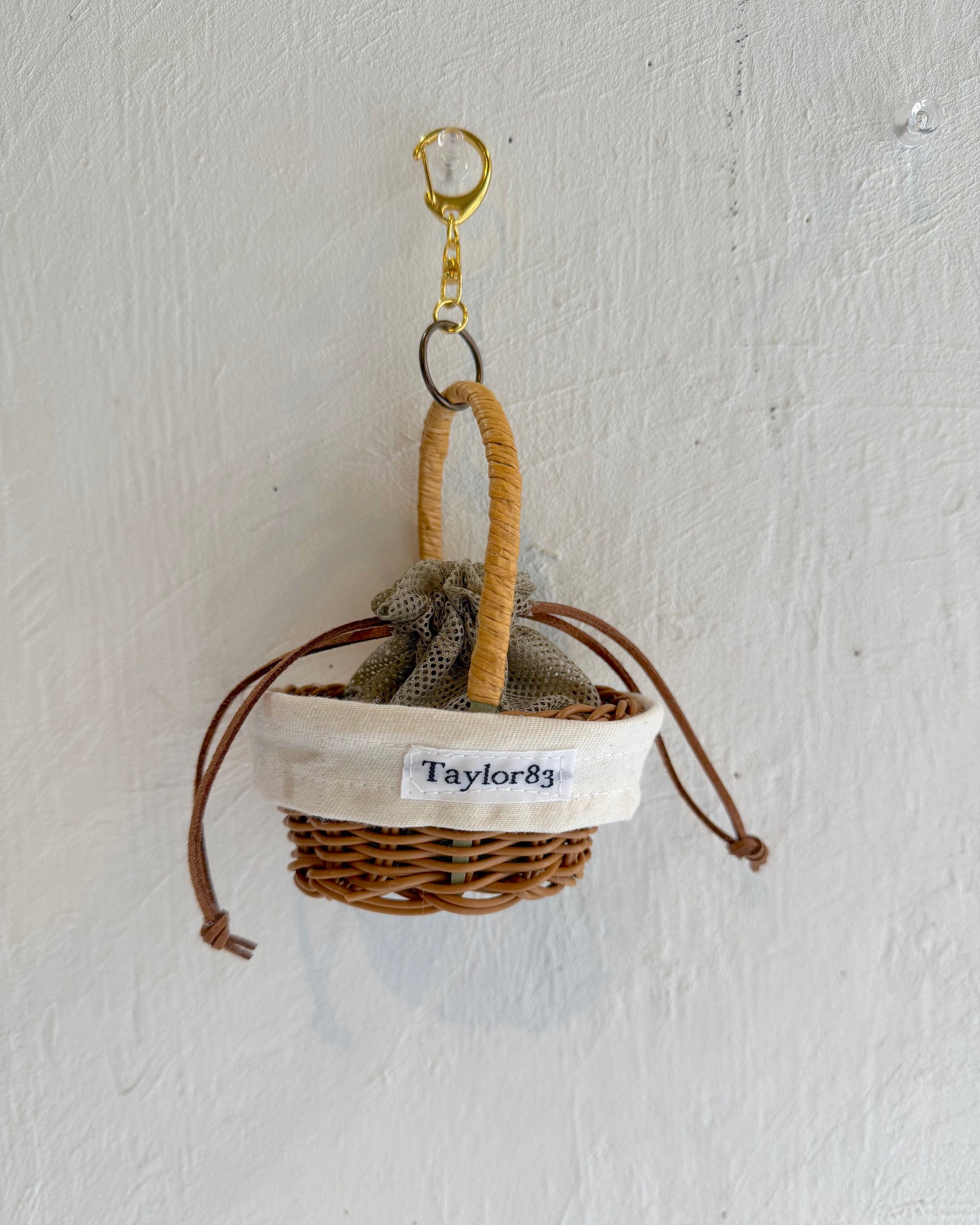 GOODS – Taylor83