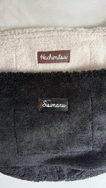 リバーシブルムートンボアスリング