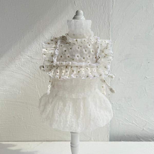 フリルスクエアベスト (フラワー刺繍チュール)